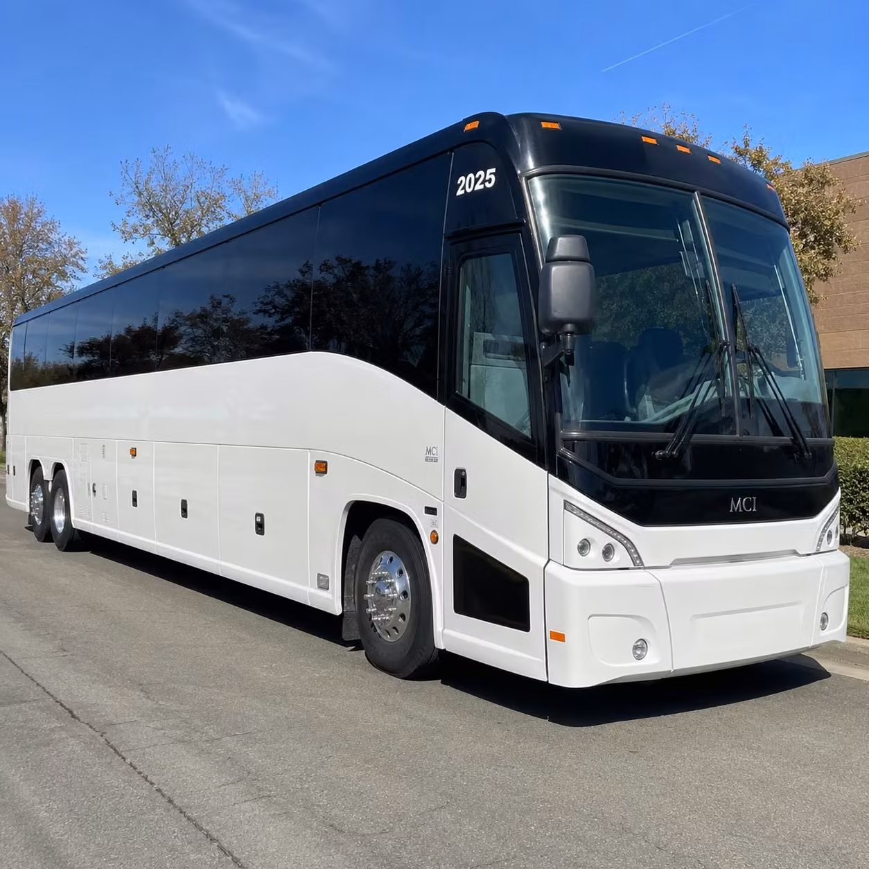 concert bus rentals to tony s pizza events center in salina