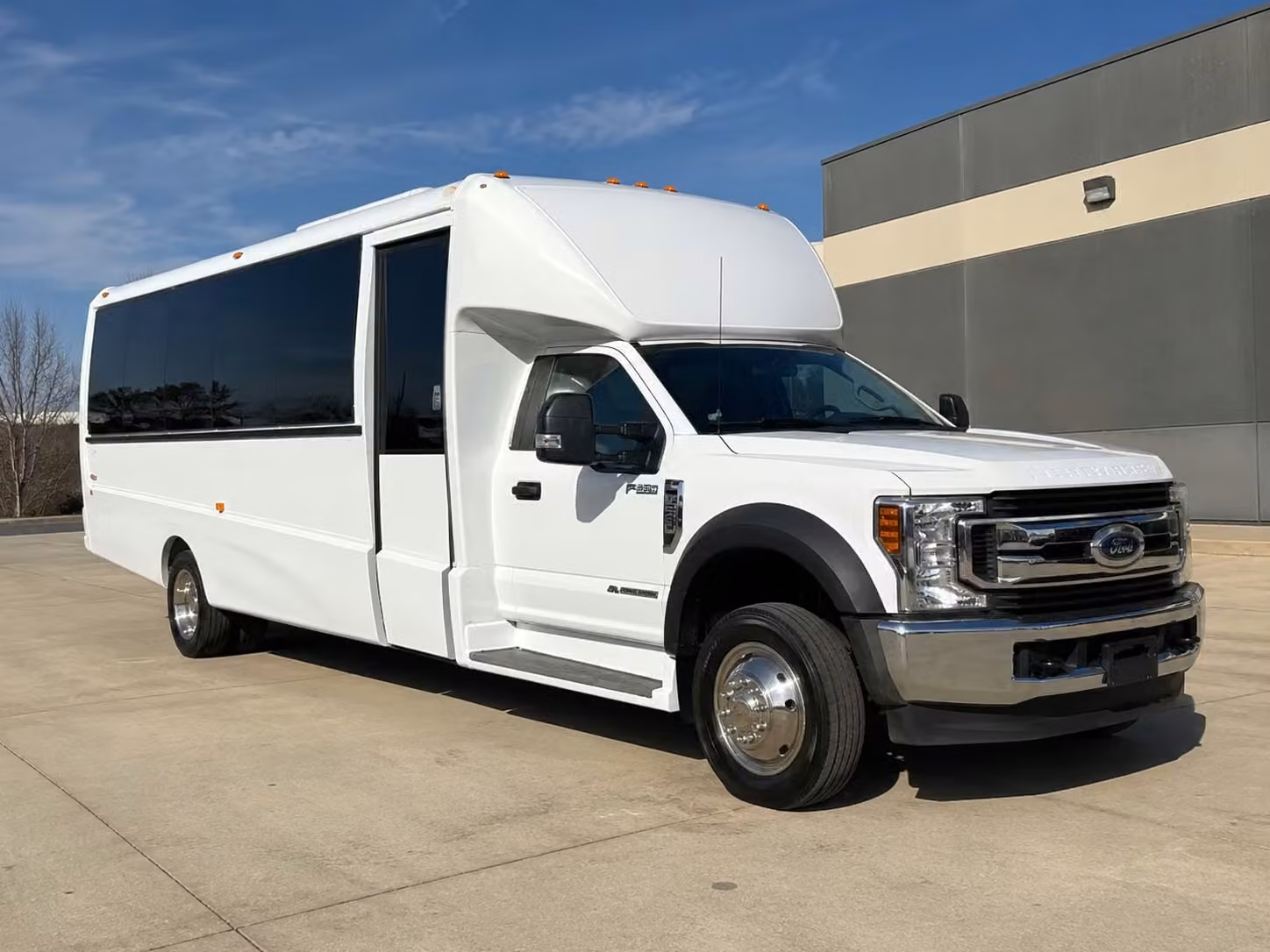 salina 15 passenger minibus rental