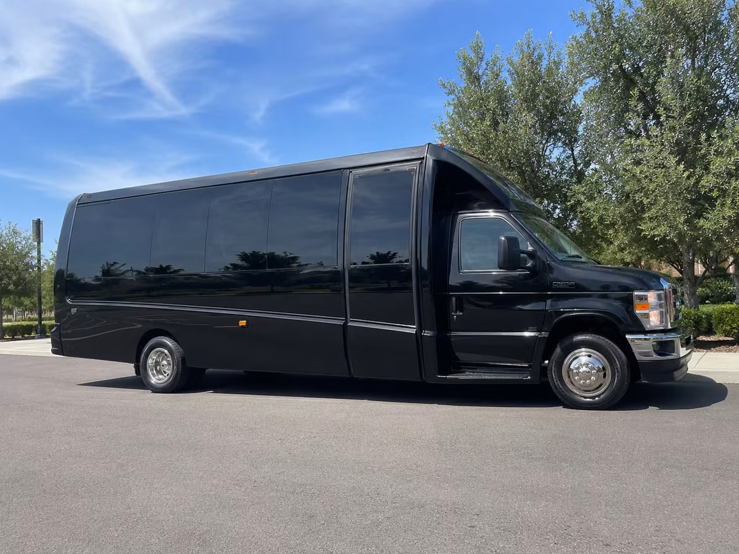 salina 20 passenger minibus rental